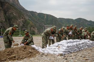 ?像梦一场！18岁库马斯的利物浦生涯：1场、1球、1冠